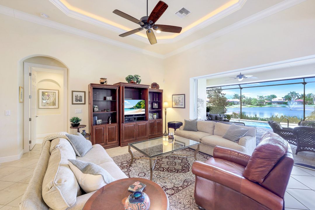 7746 Martino Cir, Naples, FL 34112