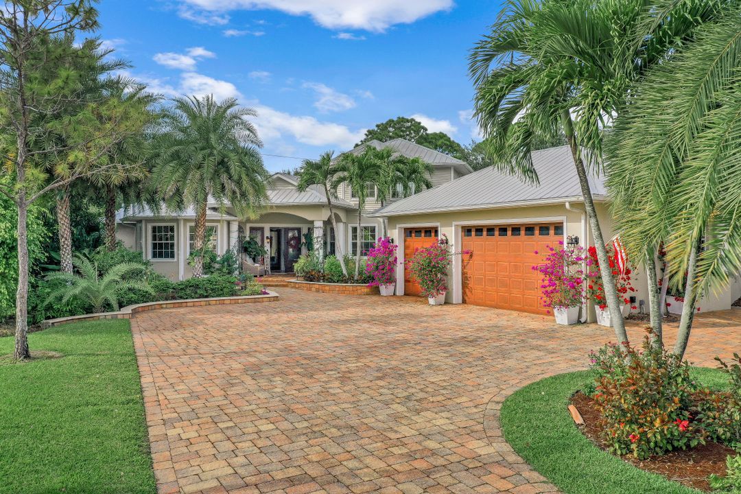 1817 Piccadilly Cir, Cape Coral, FL 33991