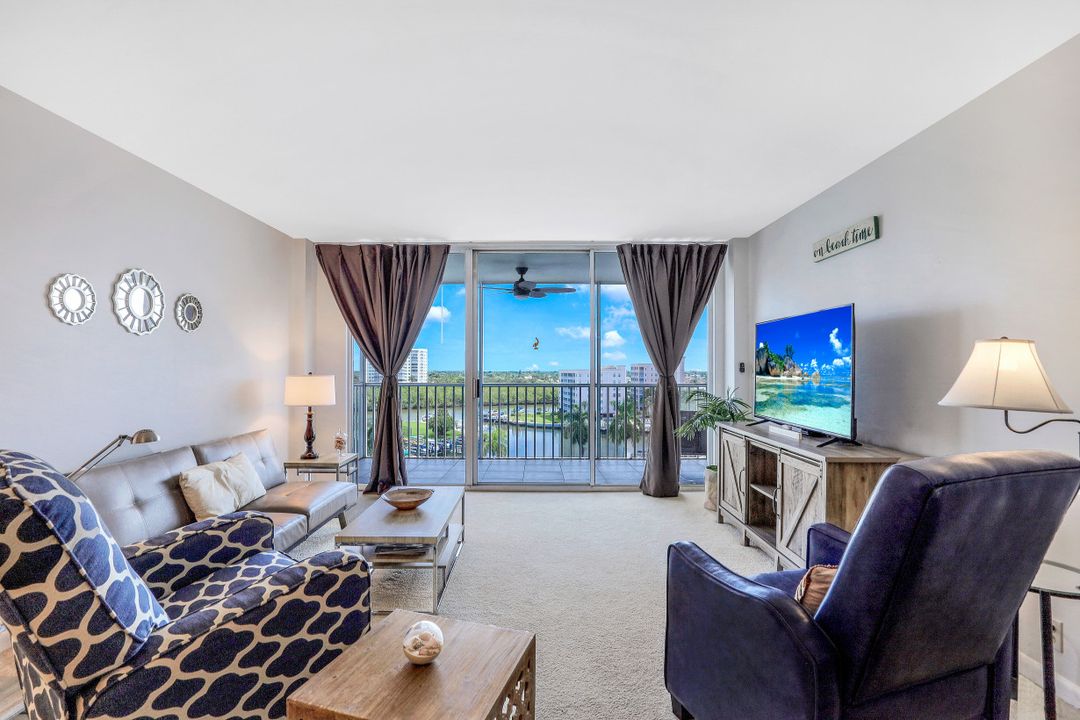 5 Bluebill Ave #810, Naples, FL 34108