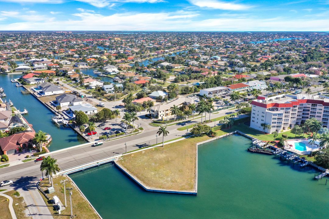 328 N Collier Blvd, Marco Island, FL 34145