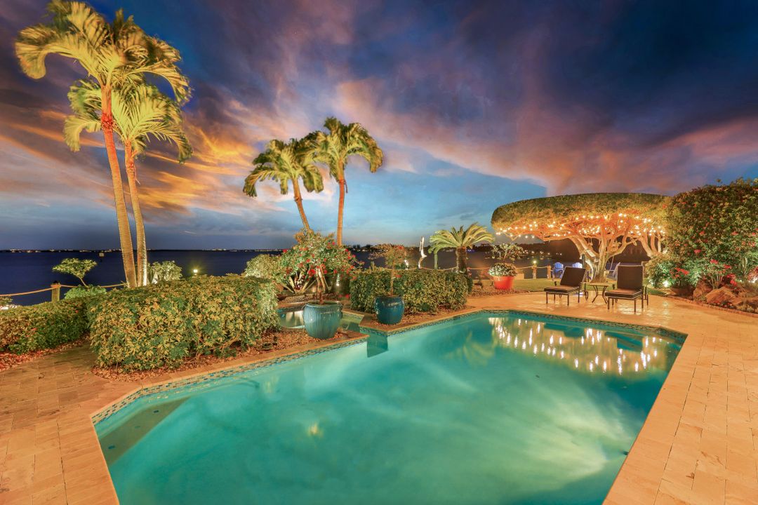 518 Coral Dr, Cape Coral, FL 33904