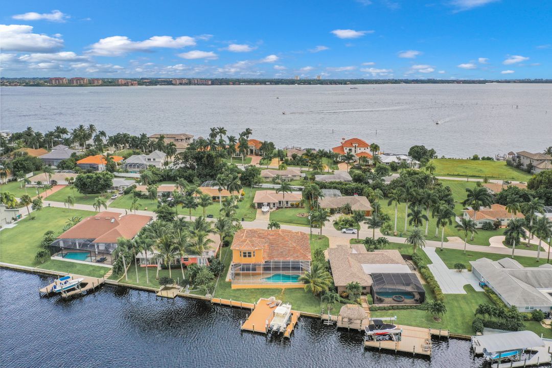 719 Coral Dr, Cape Coral, FL 33904