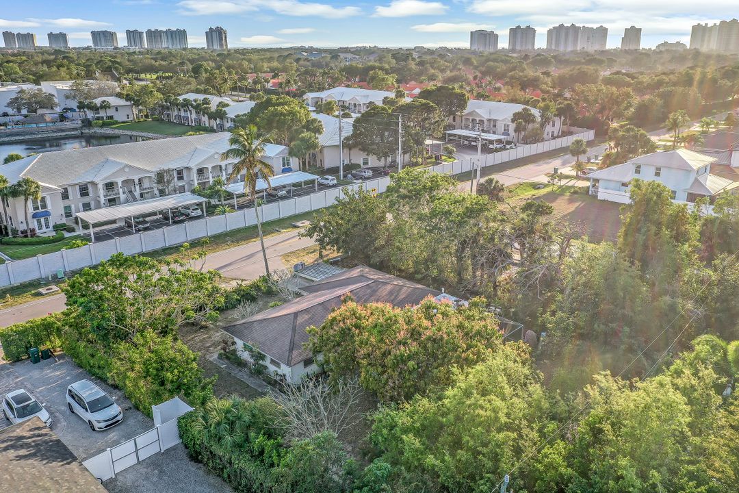 801 91st Ave N, Naples, FL 34108