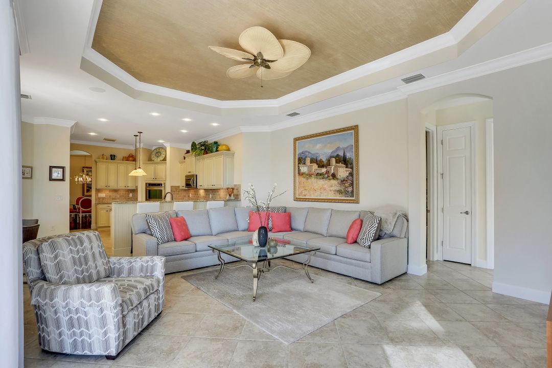 9755 Nickel Ridge Cir, Naples, FL 34120