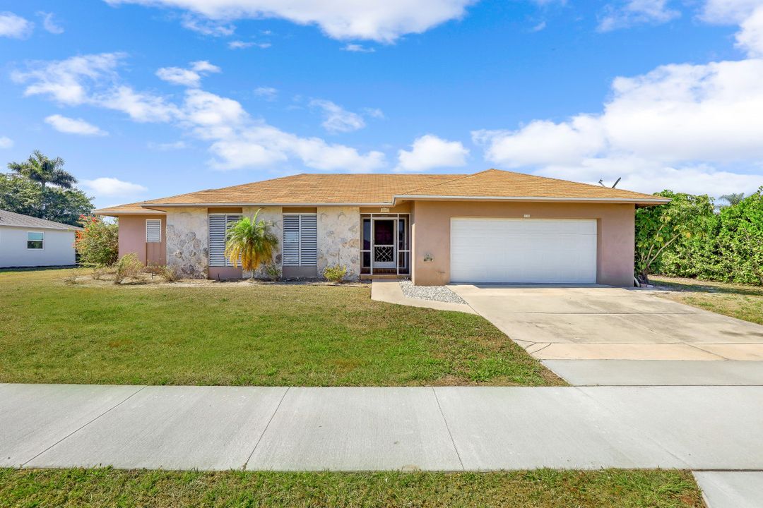 418 Yellowbird St, Marco Island, FL 34145