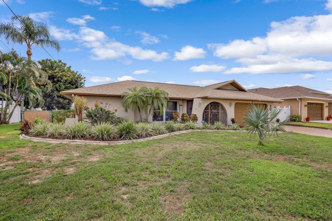28 SE 12th Ave, Cape Coral, FL 33990