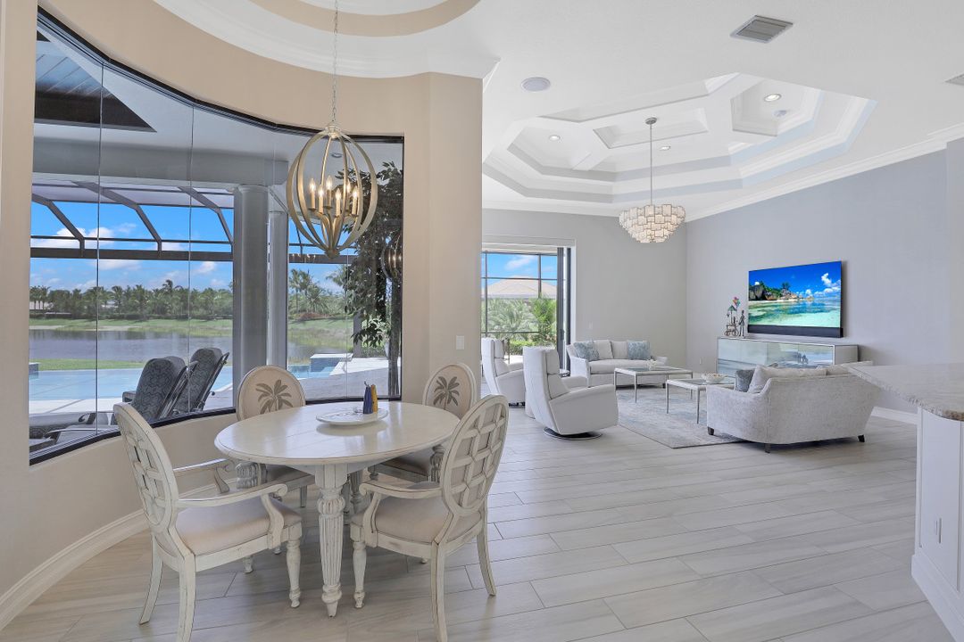 6587 Barbera Ln, Naples, FL 34113