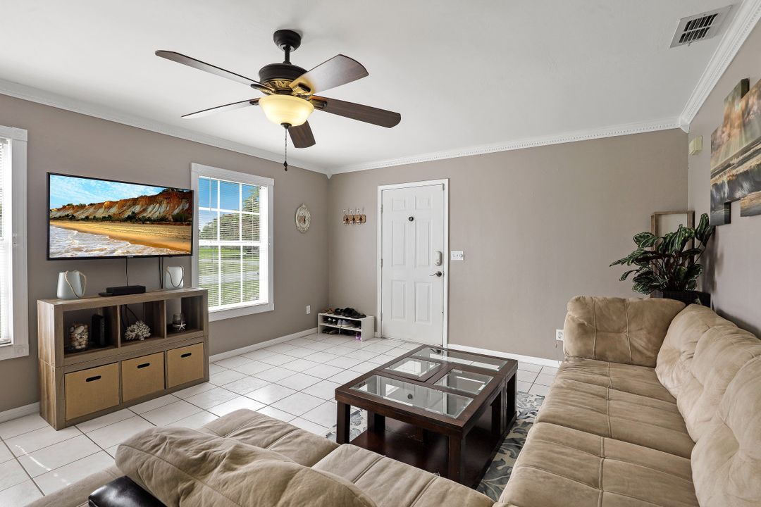 8365 Tahiti Rd, Fort Myers, FL 33967