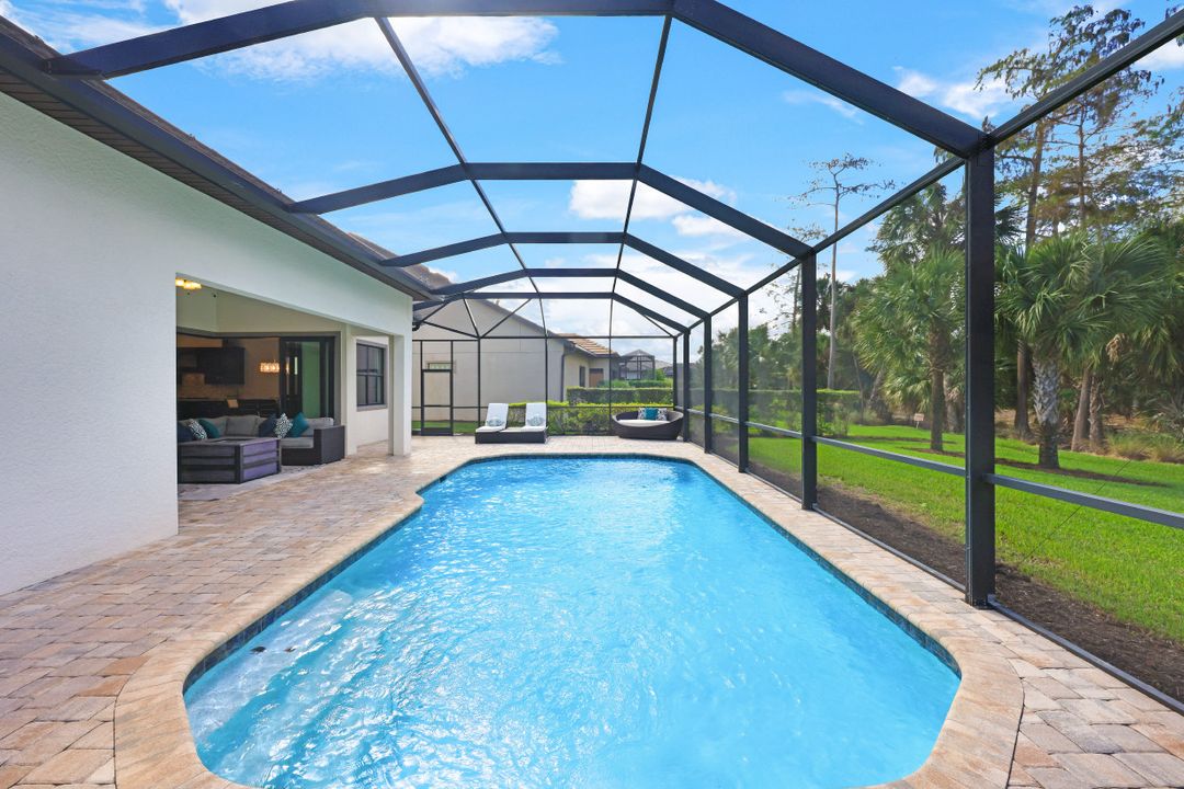 9431 Greyhawk Trl, Naples, FL 34120