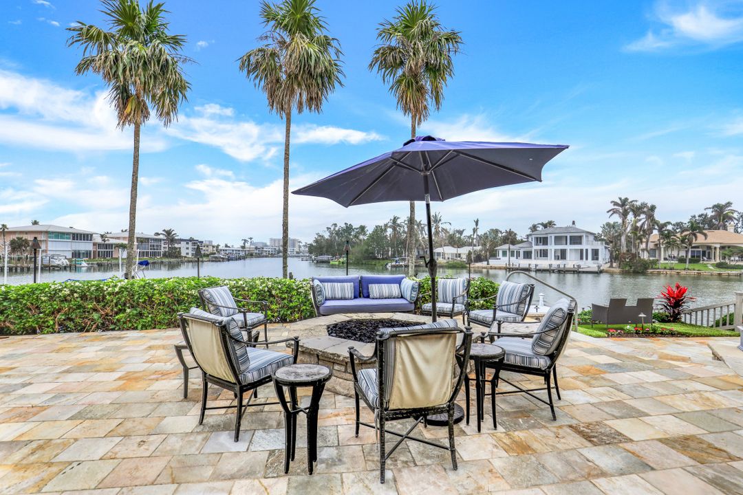 1839 Hurricane Harbor Ln, Naples, FL 34102