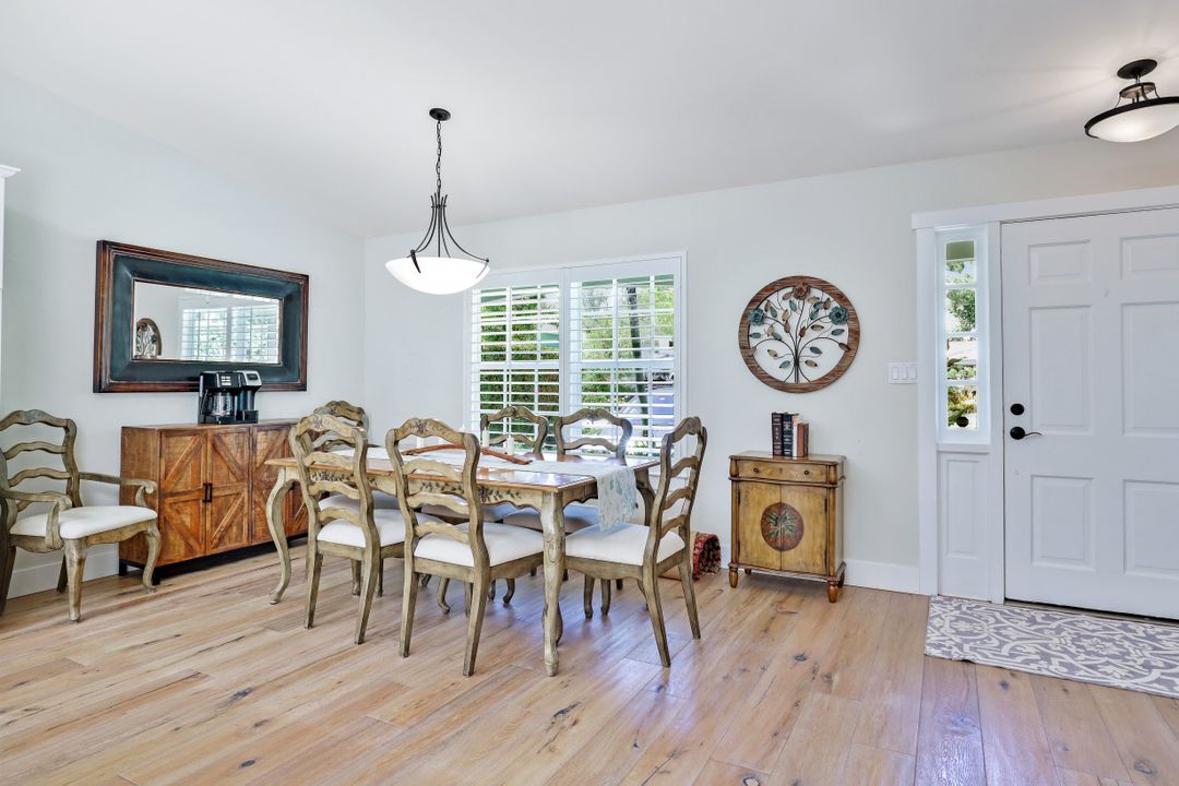 1204 Diana Ave, Naples, FL 34103