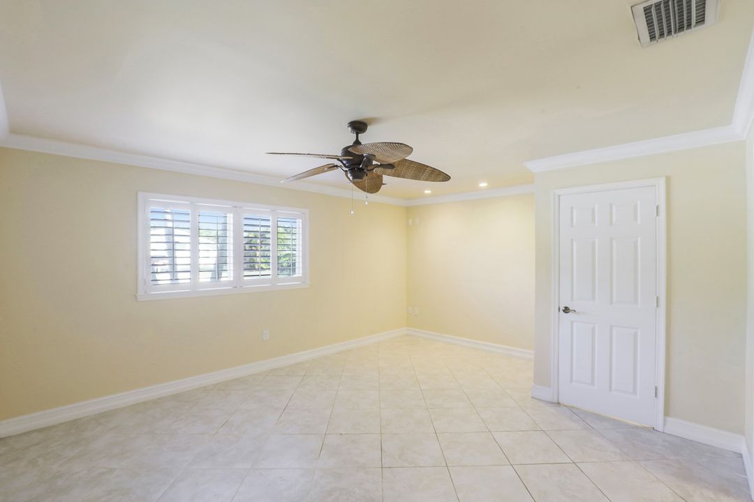 710 95th Ave N, Naples, FL 34108