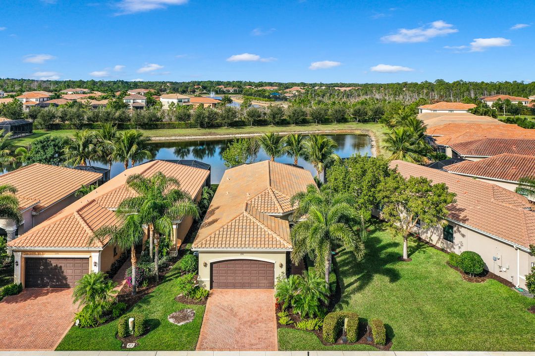 3370 Baltic Dr, Naples, FL 34119