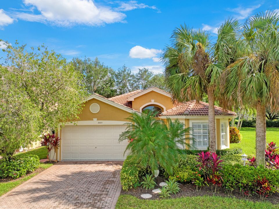 2025 Isla De Palma Cir, Naples, FL 34119