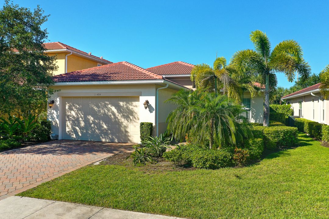 13484 Cambridge Ln, Naples, FL 34109