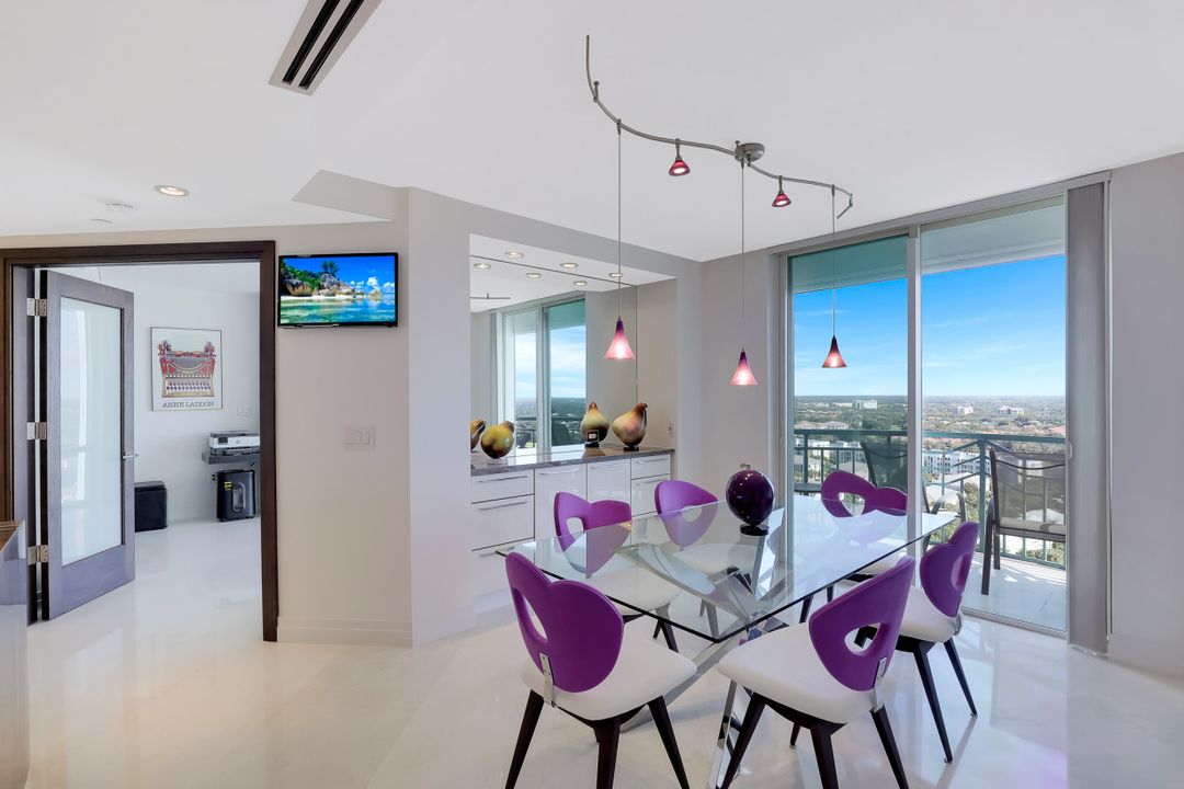 7515 Pelican Bay Blvd #21C, Naples, FL 34108