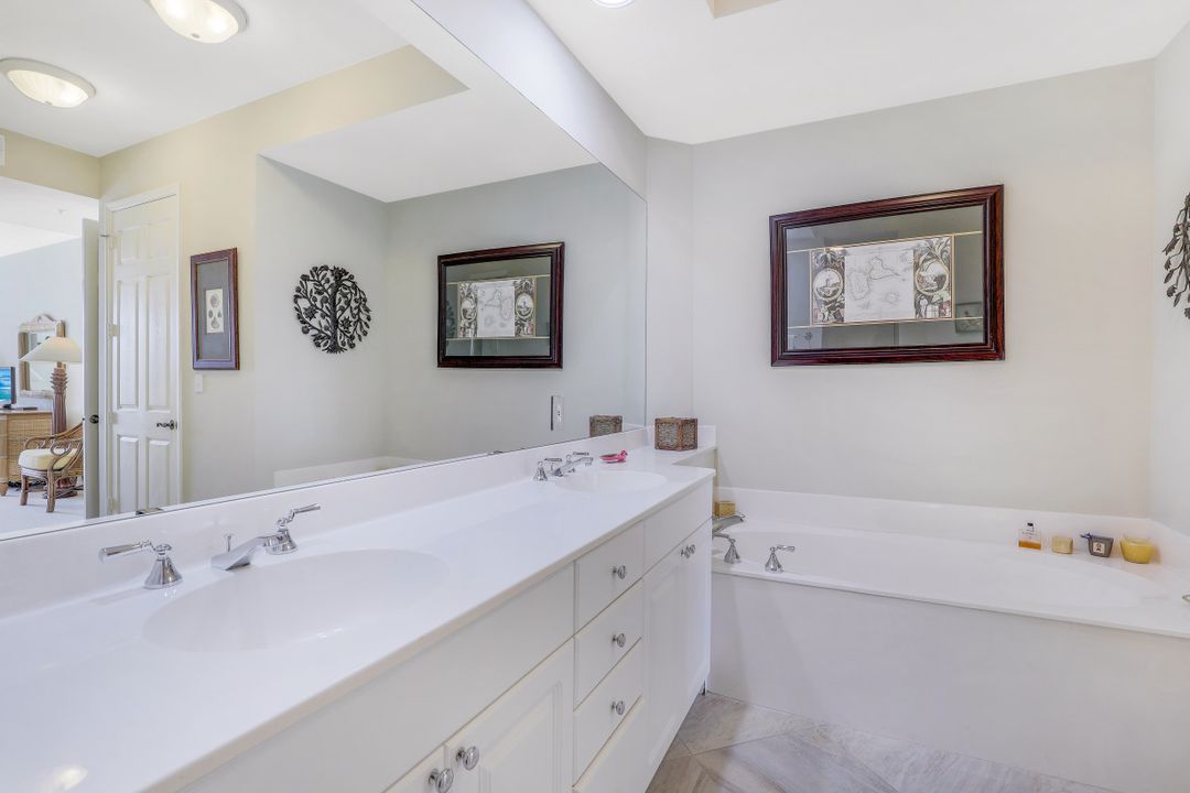 400 Flagship Dr #1101, Naples, FL 34108