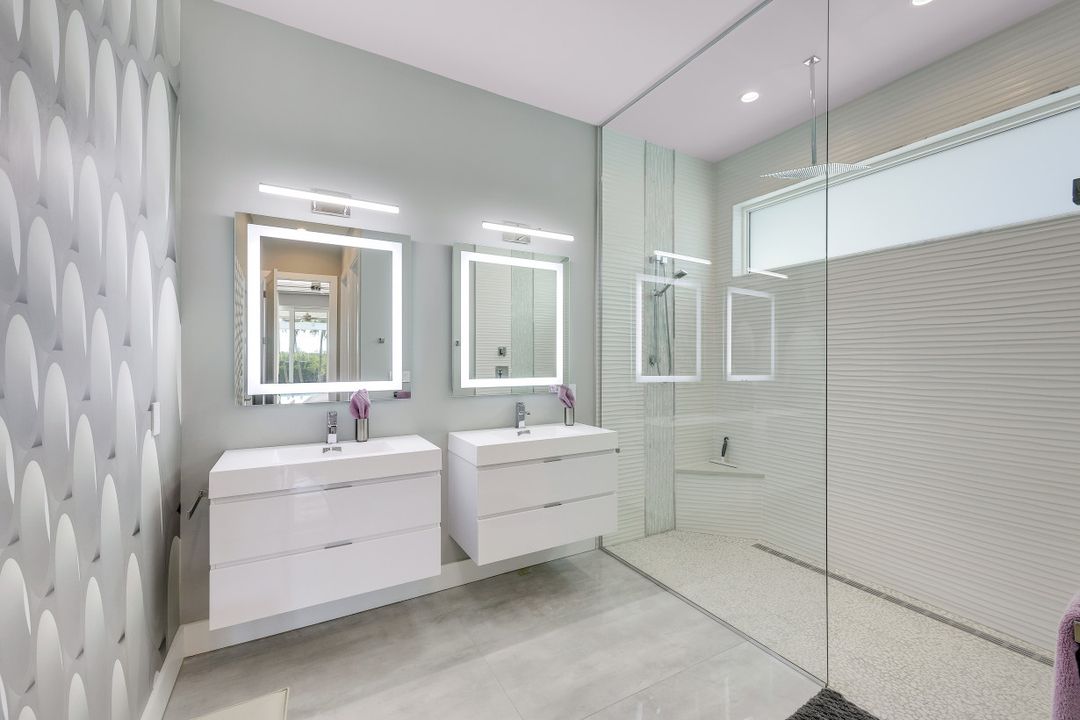 5210 SW 28th Pl, Cape Coral, FL 33914