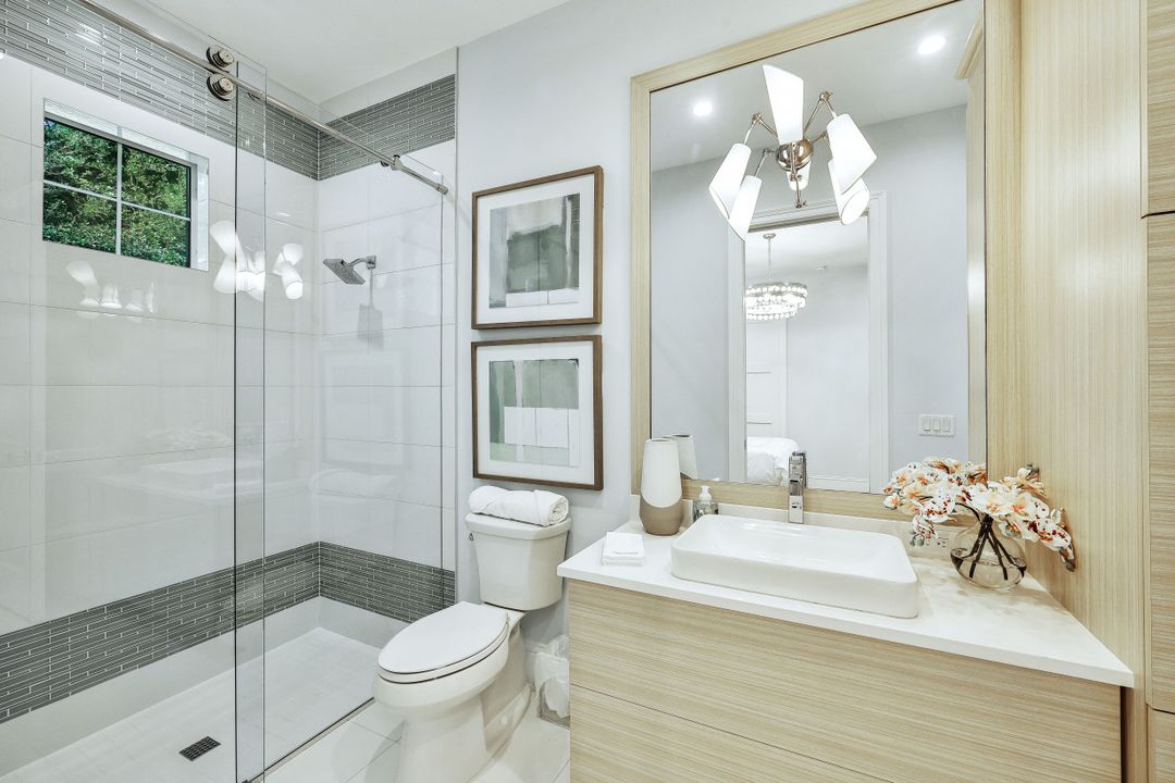 603 West St, Naples, FL 34108