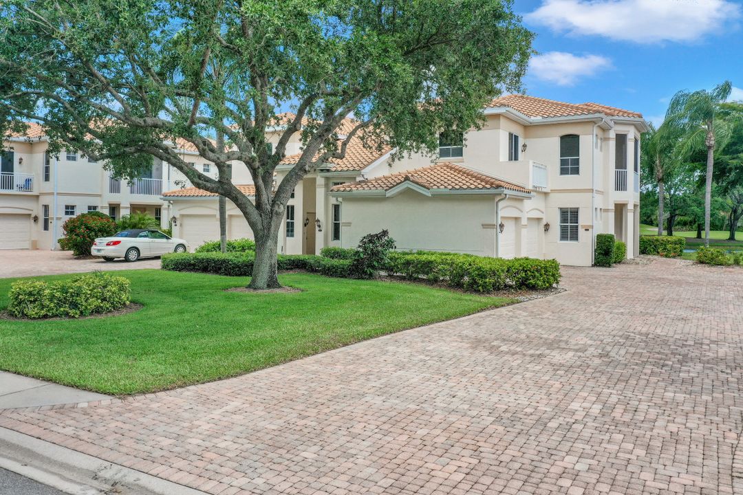 9111 Las Maderas Dr, Bonita Springs, FL 34135