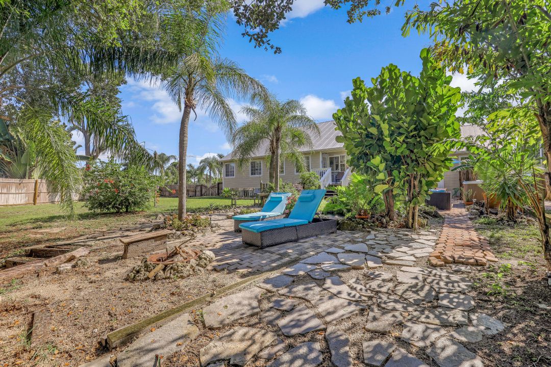 20520 Pine Tree Ln, Estero, FL 33928