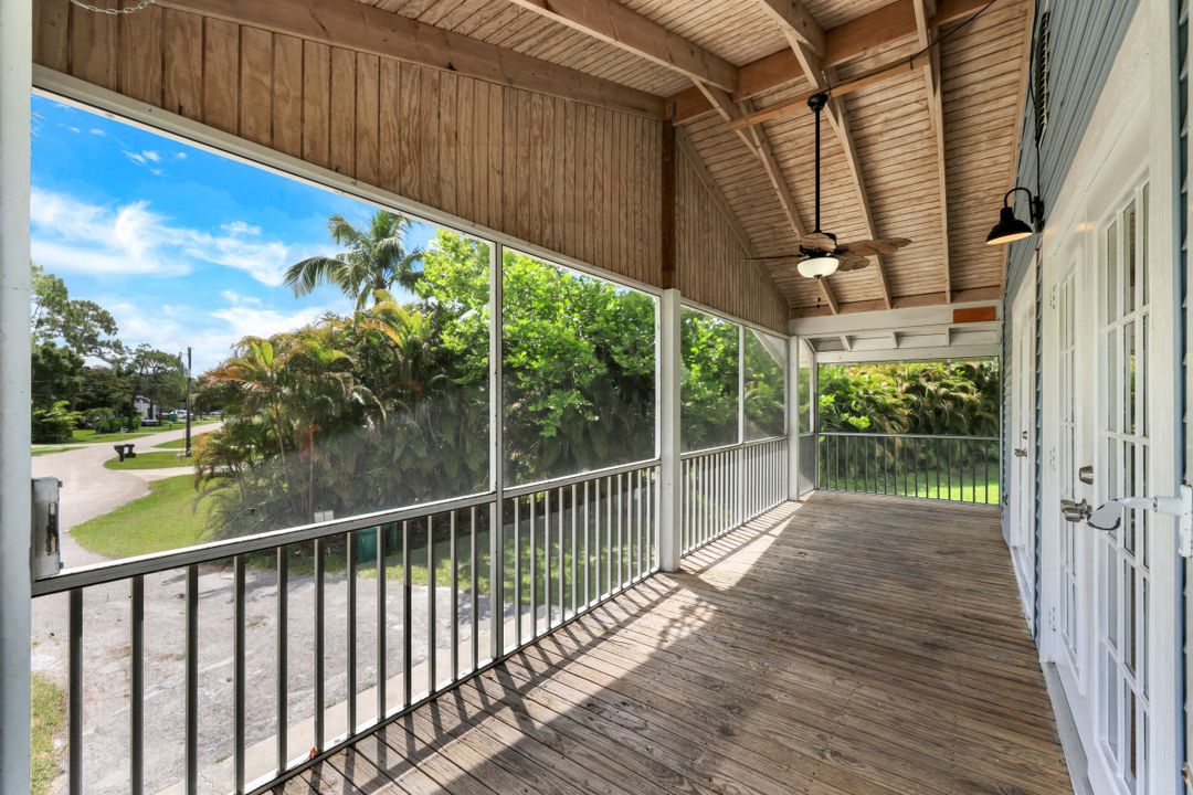 5202 Cypress Ln, Naples, FL 34113