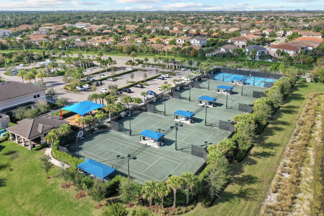 4553 Azalea Dr, Naples, FL 34119