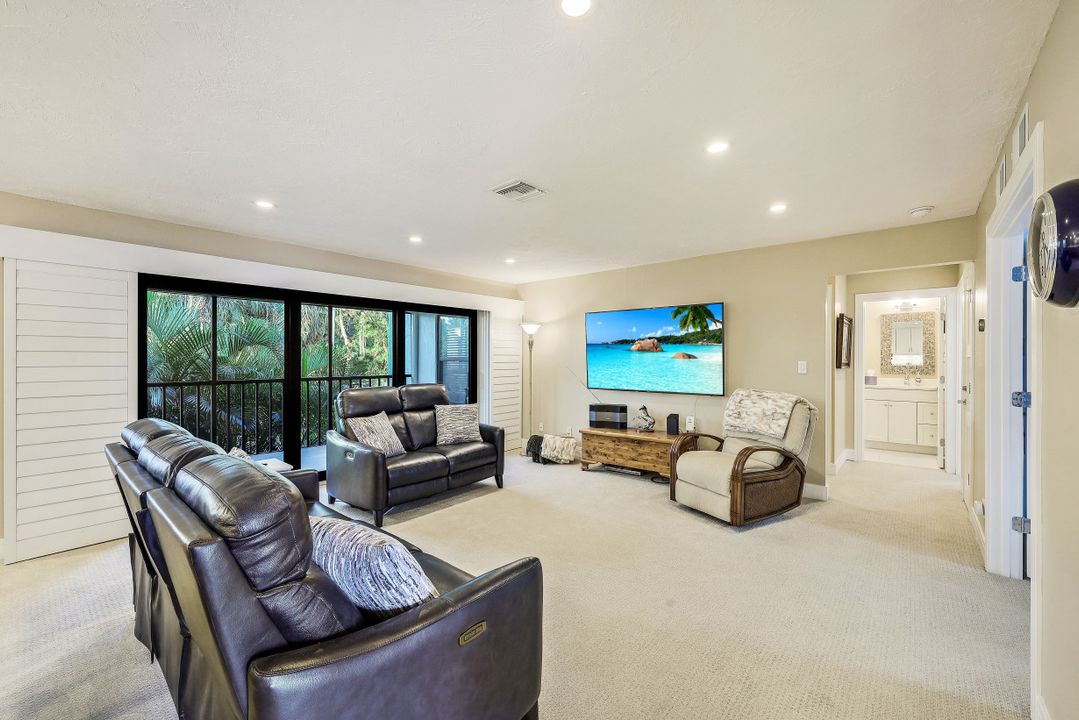 812 10th Ave S #812, Naples, FL 34102