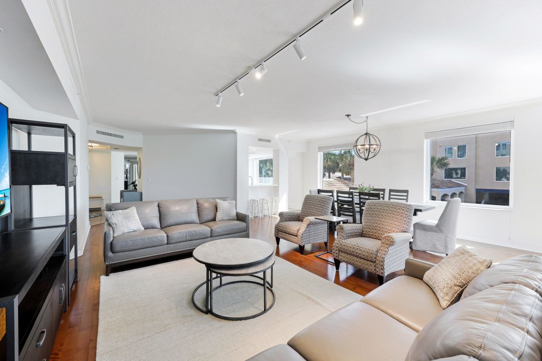 445 Dockside Dr ##201, Naples, FL 34110