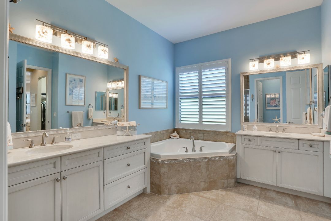 3578 Beaufort Ct, Naples, FL 34119