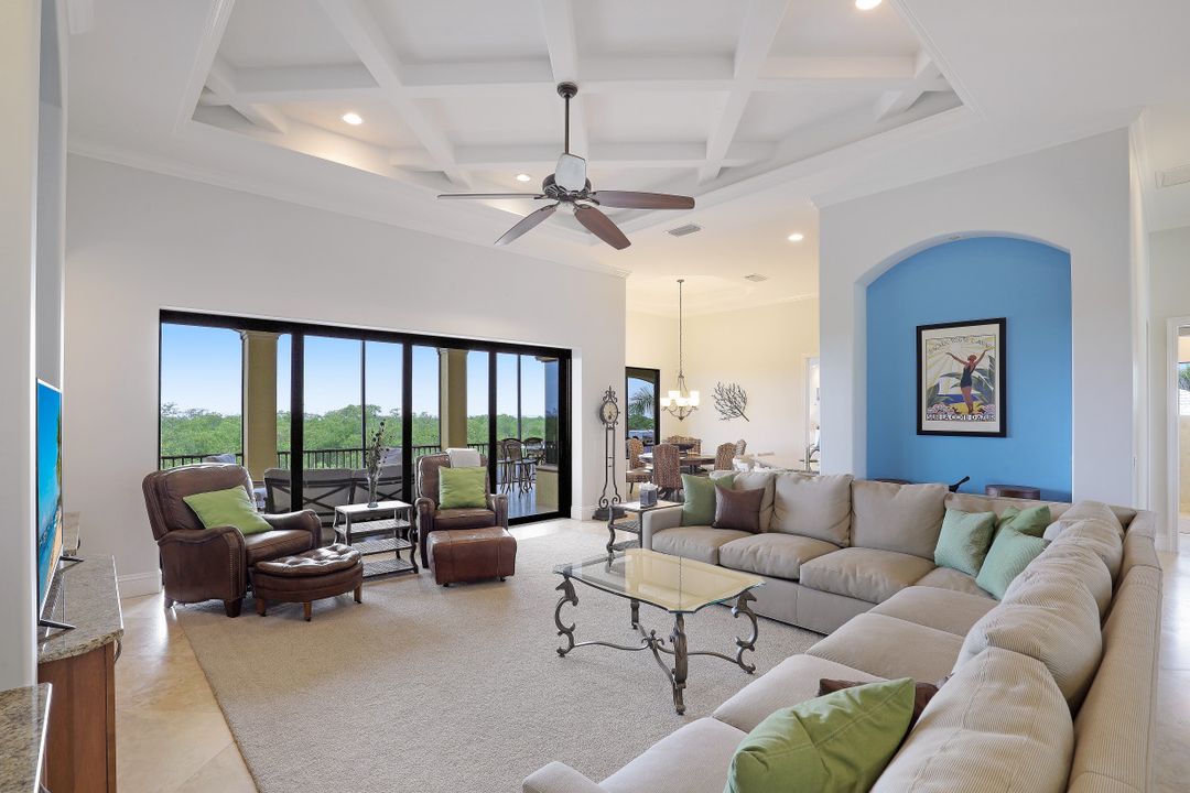 500 Spinnaker Dr, Marco Island, FL 34145