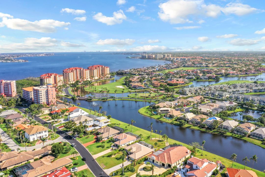 14921 Laguna Dr, Fort Myers, FL 33908