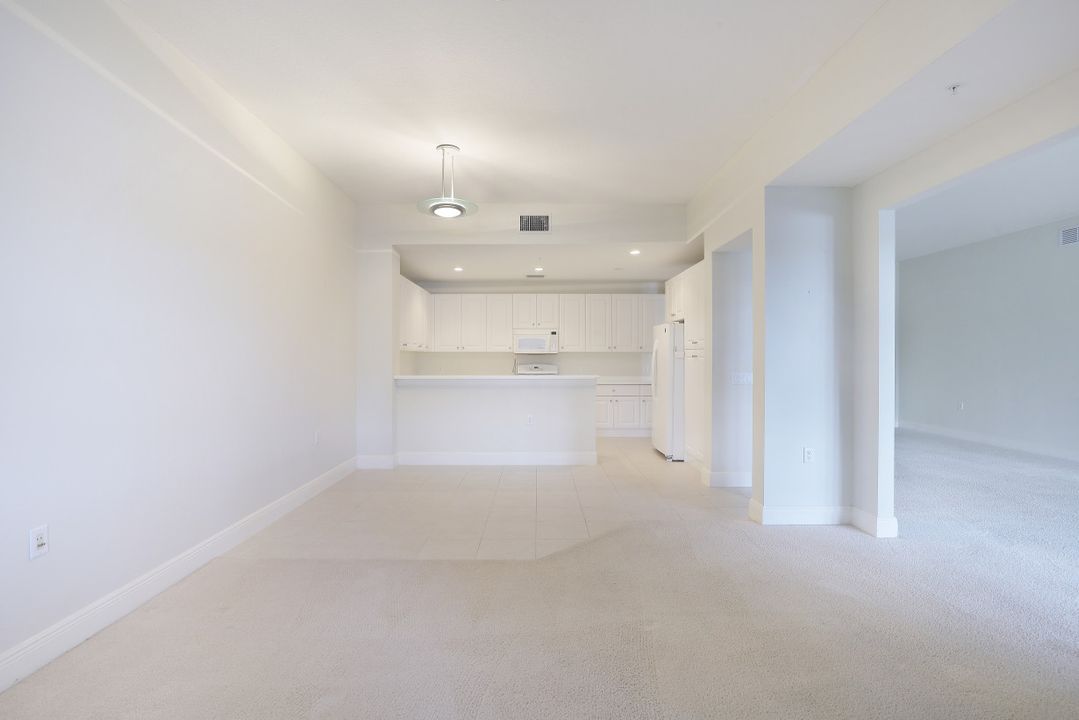 9234 Campanile Cir #102, Naples, FL 34114