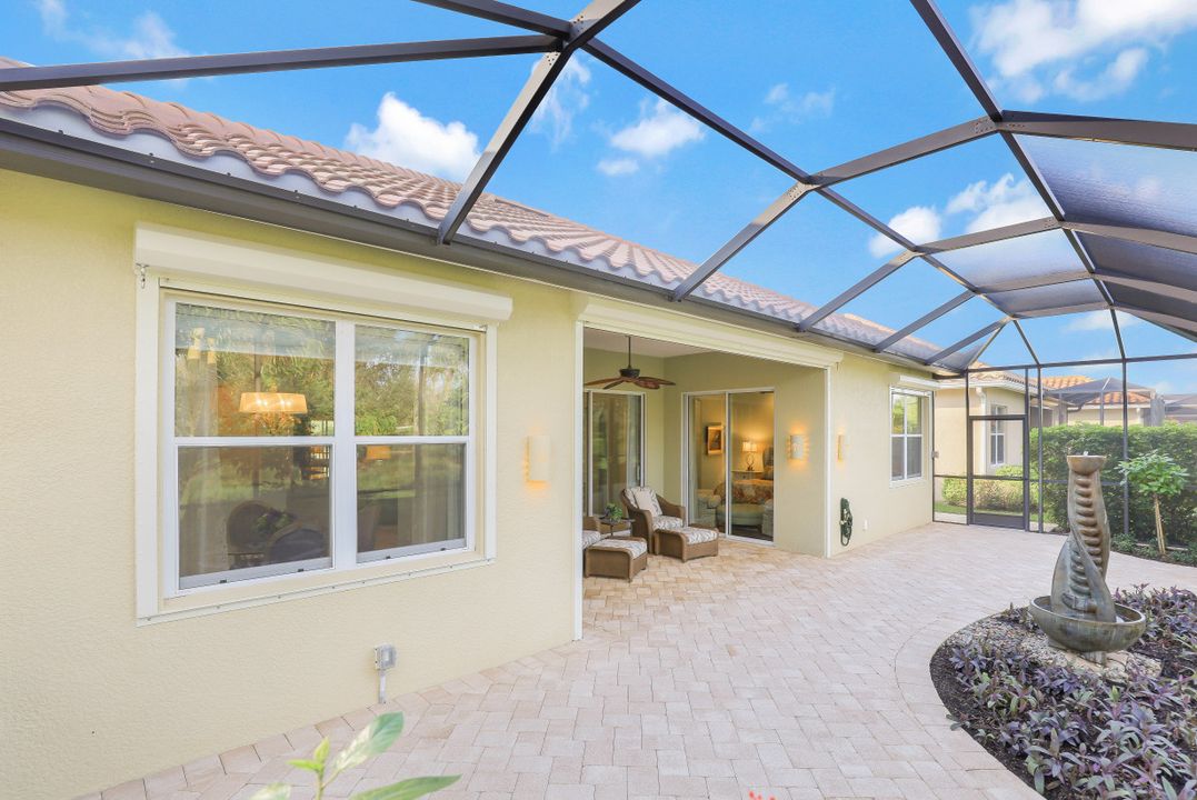 9090 Limestone Ln, Naples, FL 34120