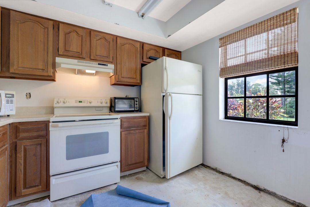 1062 Pine Isle Ln  #1062, Naples, FL 34112