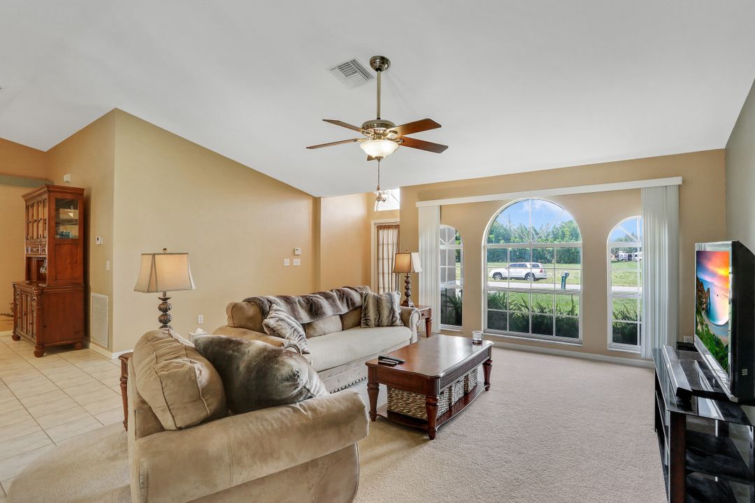 2254 SW 4th St, Cape Coral, FL 33991