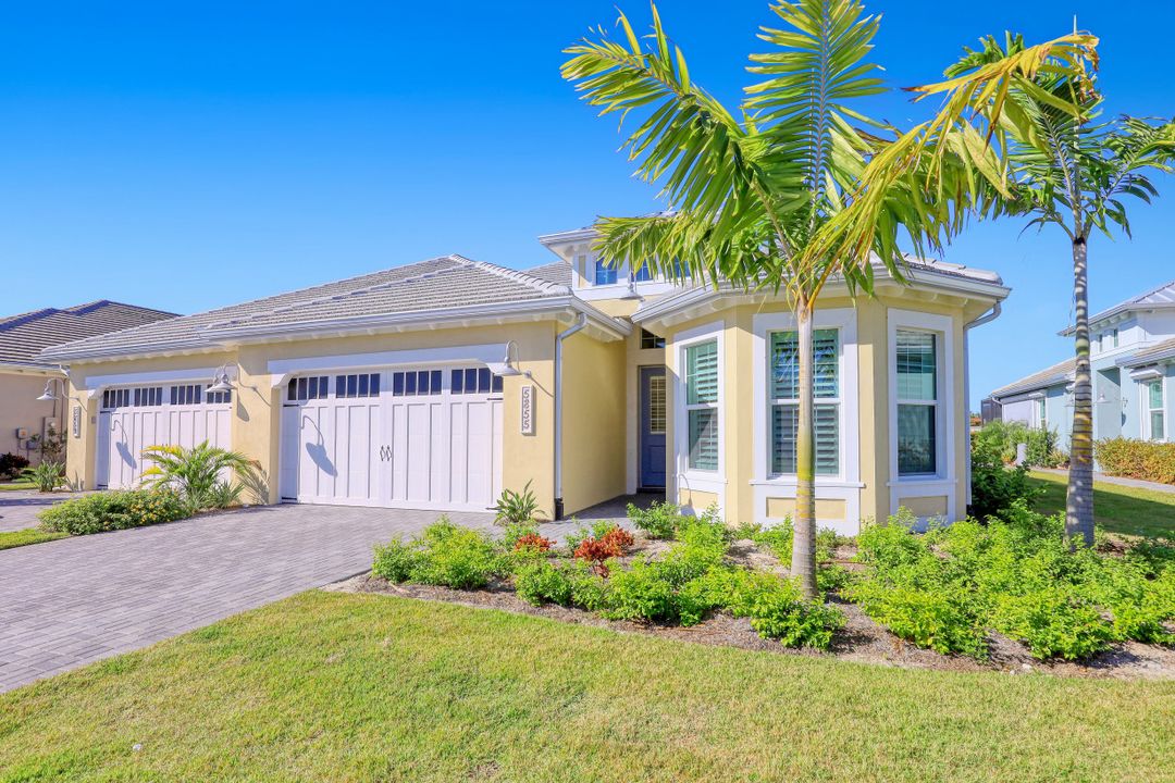 5855 Haiti Dr, Naples, FL 34112