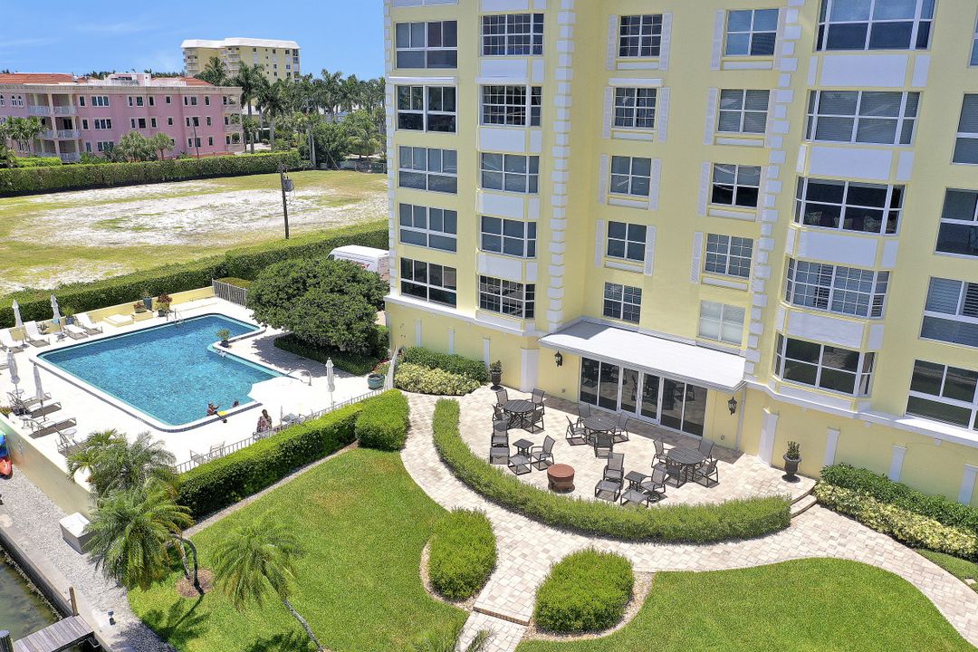 1900 Gulf Shore Blvd N #201, Naples, FL 34102