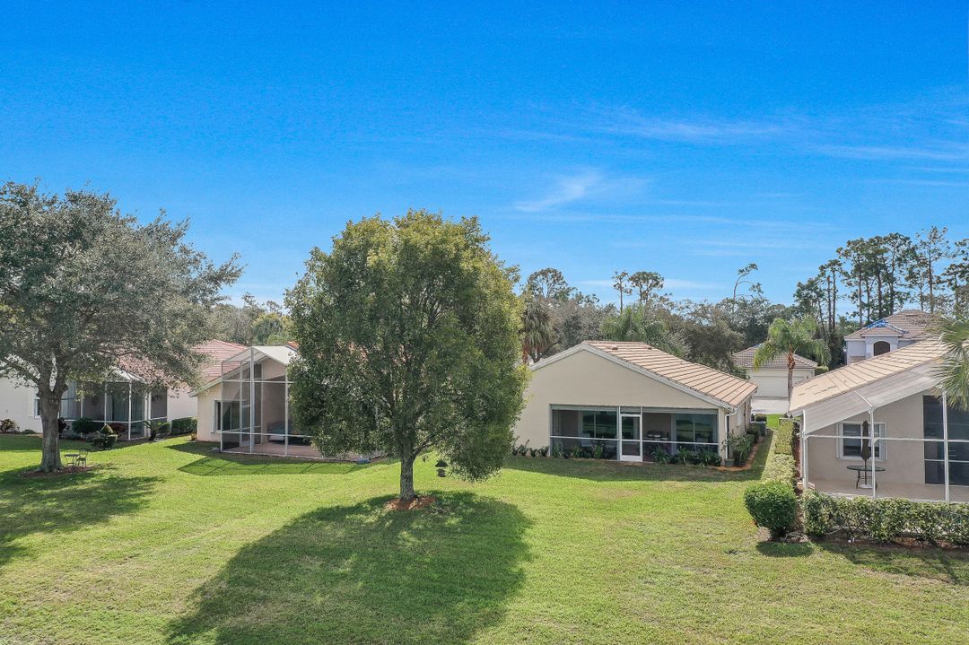 7433 Meldin Ct, Naples, FL 34104