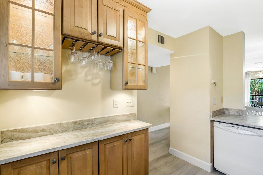 228 Fox Glen Dr APT 3202, Naples, FL 34104