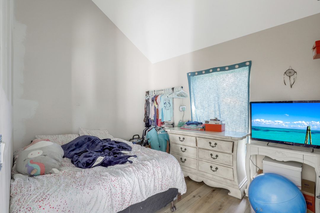 781 11th St SW, Naples, FL 34117