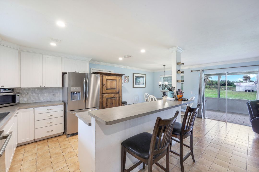 795 25th St SW, Naples, FL 34117