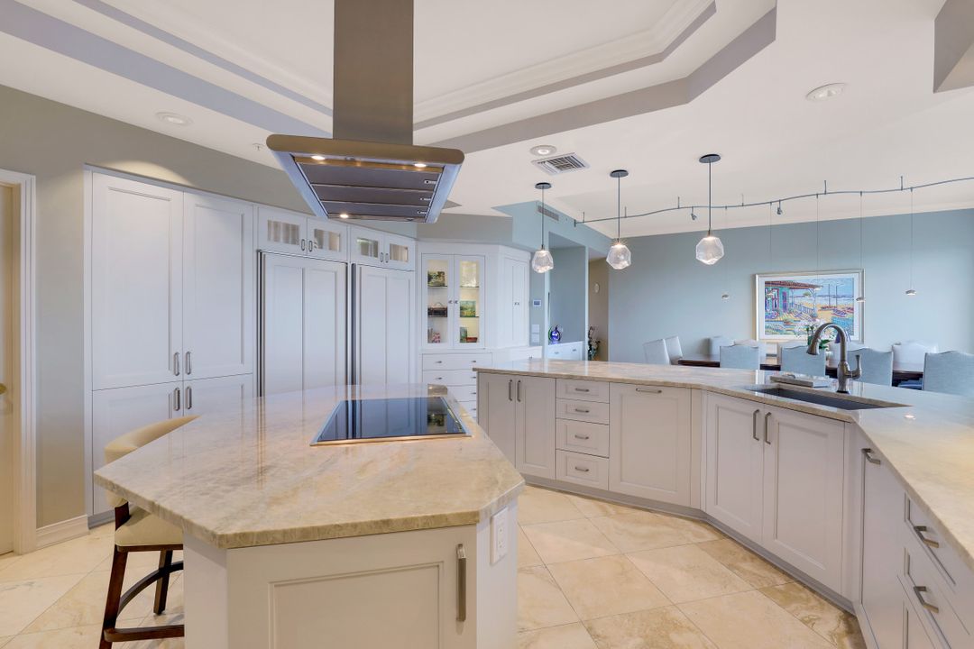 435 Dockside Dr #PH-02, Naples, FL 34110