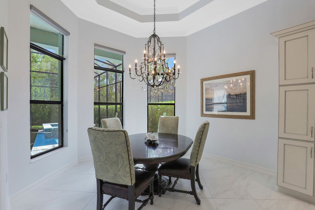 7497 Lantana Cir, Naples, FL 34119