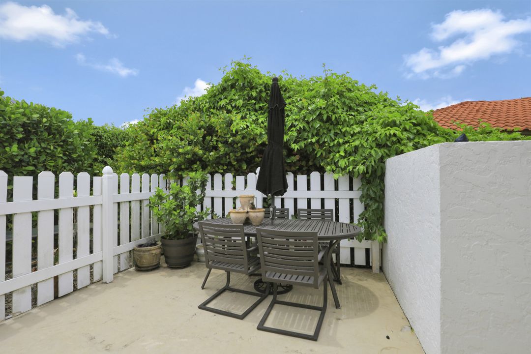 631 Lewis Ct, Marco Island, FL 34145