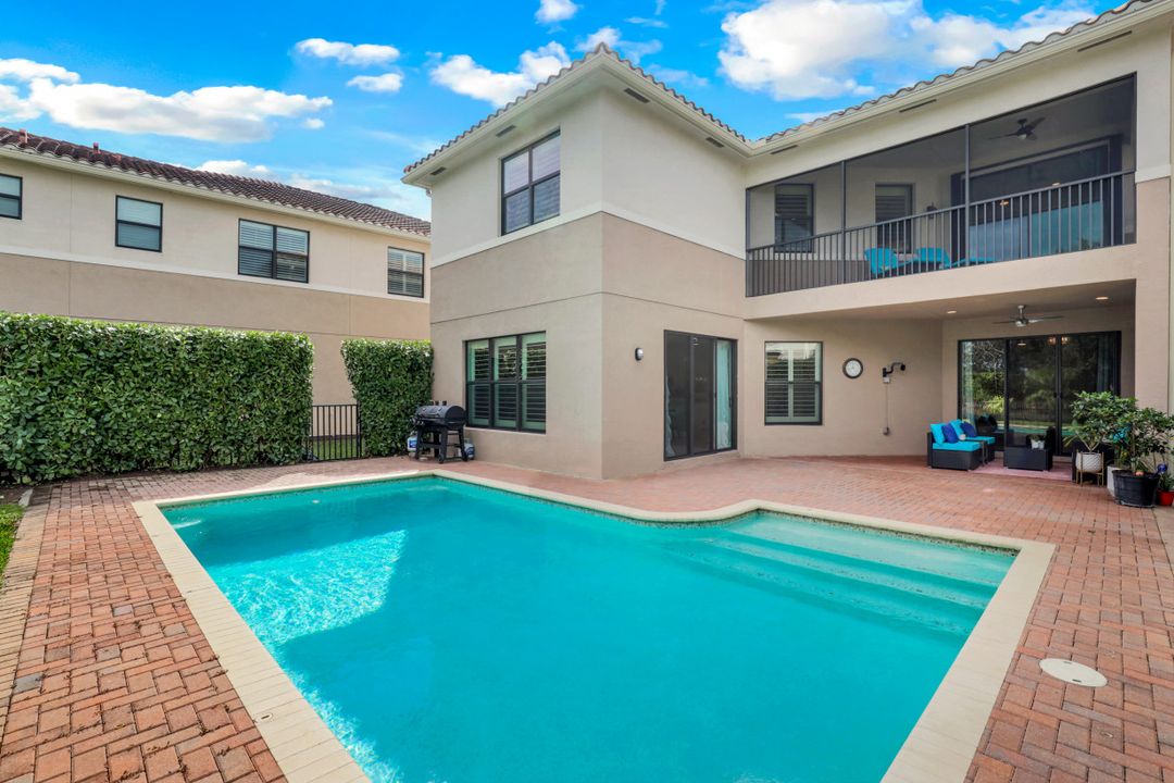 3082 Hudson Ter, Naples, FL 34119