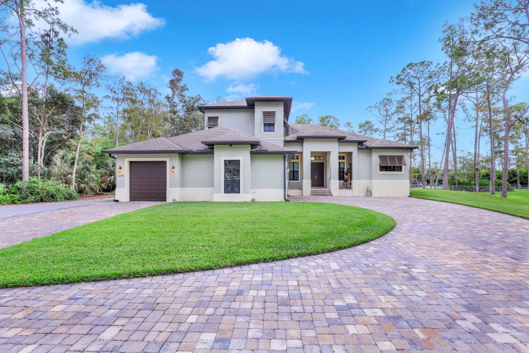 6700 Sable Ridge Ln, Naples, FL 34109