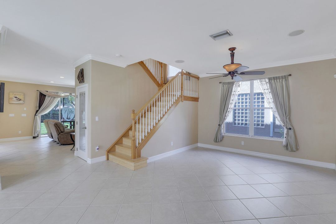 1627 Triangle Palm Terrace, Naples, FL 34119