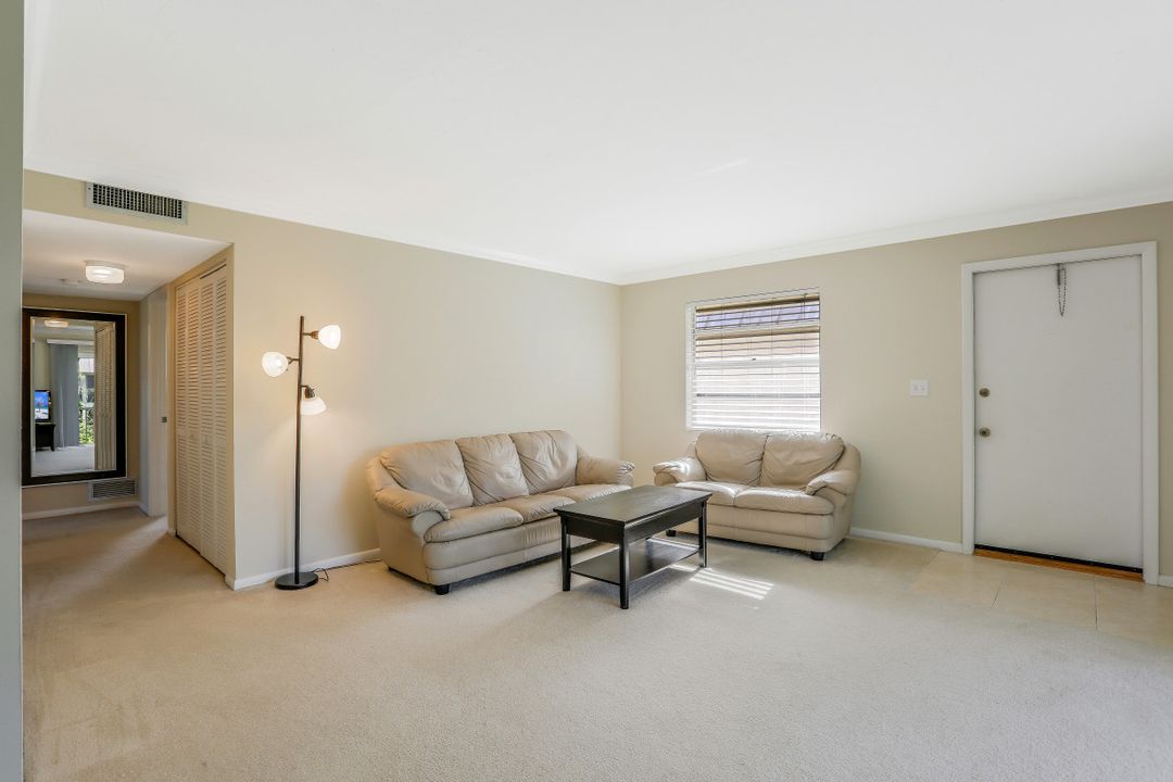 1549 Sandpiper St #92, Naples, FL 34102