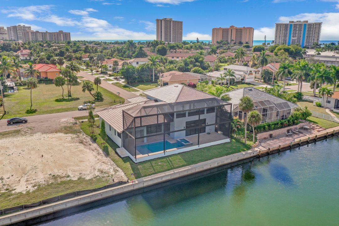 782 Saturn Ct, Marco Island, FL 34145